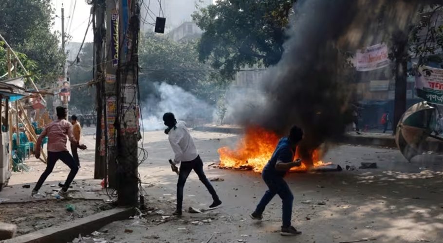 بنگلا دیش میں عام انتخابات کے موقع پرتشدد واقعات، ٹرین، اسکول اورپولنگ بوتھ نذر آتش