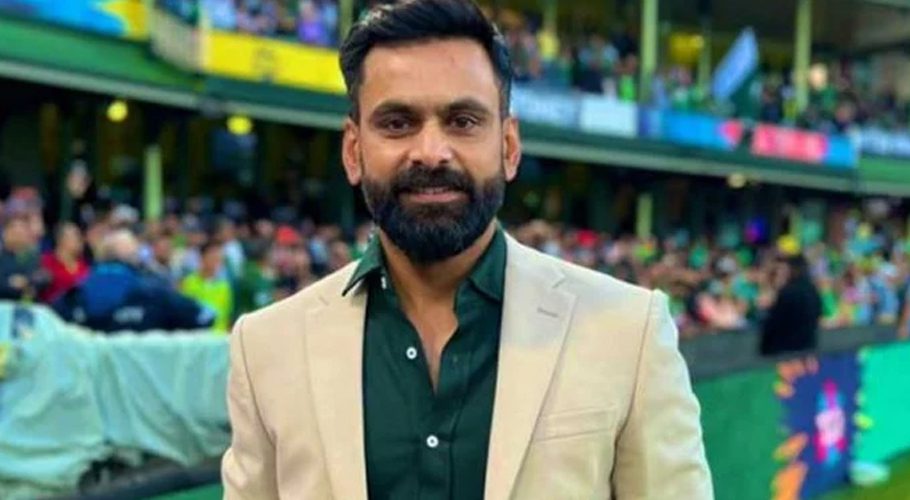 محمد حفیظ کو جہاز میں سوار ہونے سے روک دیا گیا
