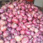 ملک میں پیاز غریبوں کی پہنچ سے دور ہوگئی، 320 روپے فی کلو میں فروخت