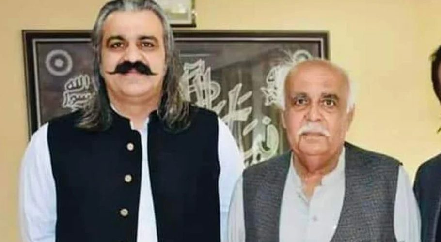 علی امین گنڈا پور کے والد انتقال کرگئے