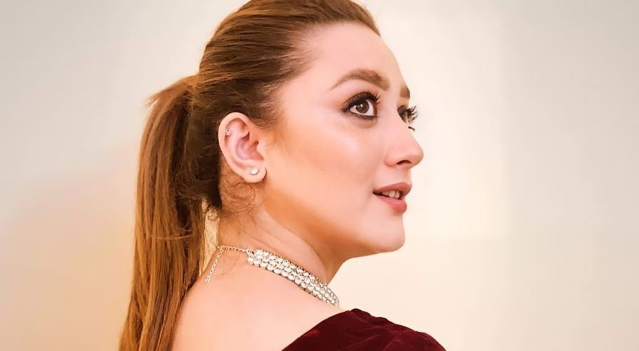 خوبصورتی نے کیرئیر پر منفی اثر ڈالا،مومنہ اقبال