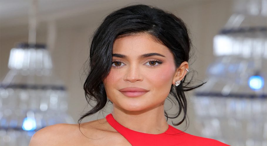 Kylie Jenner Gets Body Shamed by Trolls for Looking Older