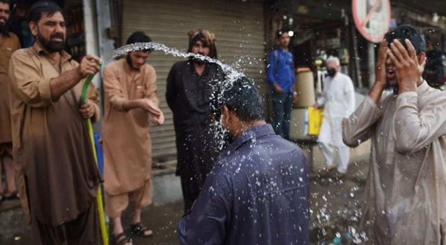 Weather department forecasts intense heat wave across Pakistan