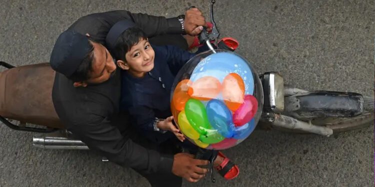 Muslims celebrate Eid-ul-Fitr around the world
