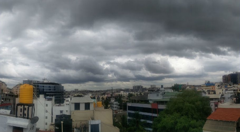 cloudy weather in pakistan