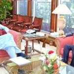 عمران خان اور خالد مقبول