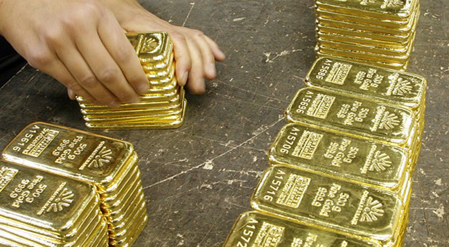 Gold prices surge by Rs1,300 per tola in Pakistan