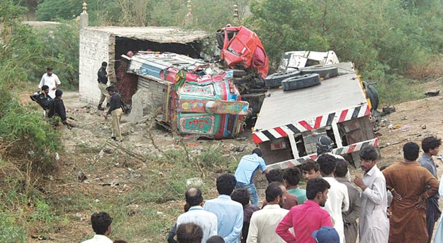 road crash claims five lives in Matiari