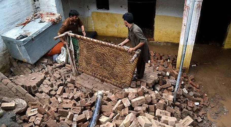 House roof collapse kills 13 family members in KPK
