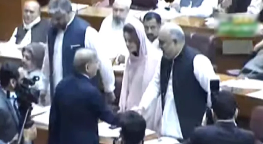 وزیراعظم کی سنی اتحاد کونسل کے اراکین سے نشستوں پر جاکر ملاقات