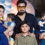 یوٹیوبرارمان ملک کی اہلیہ، پائل بگ باس کے گھر میں ڈرامائی واپسی کرنے کے لیے تیار ہیں، وہ آئندہ ویک اینڈ کا وار ایپی سوڈ میں دوبارہ نظر آنے والی ہیں، پائل نے اپنے یوٹیوب ولاگز کے ذریعے دلچسپ خبر کا انکشاف کیا، جہاں انہوں نے یہ بھی بتایا کہ وہ اپنے چار بچوں کو ساتھ لے کر آئیں گی۔
