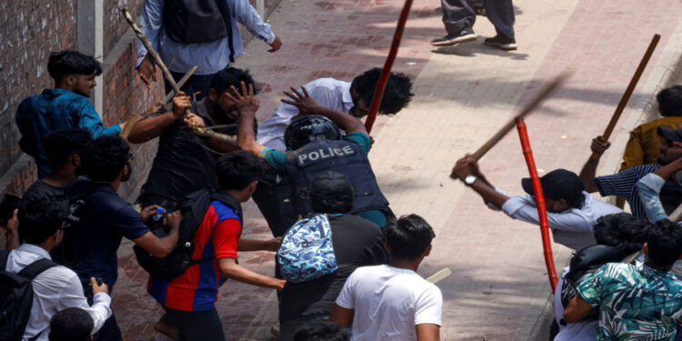 Student protest in Dhaka continues as death toll reaches 32