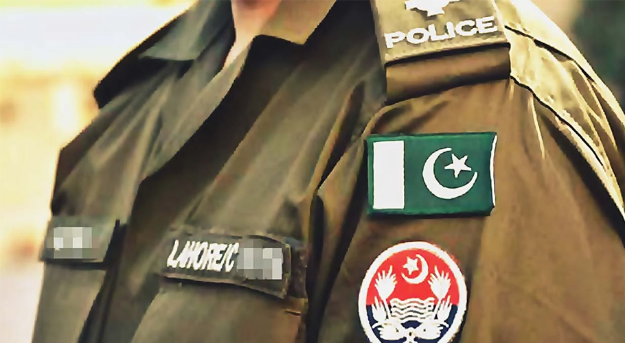 پولیس اہلکار