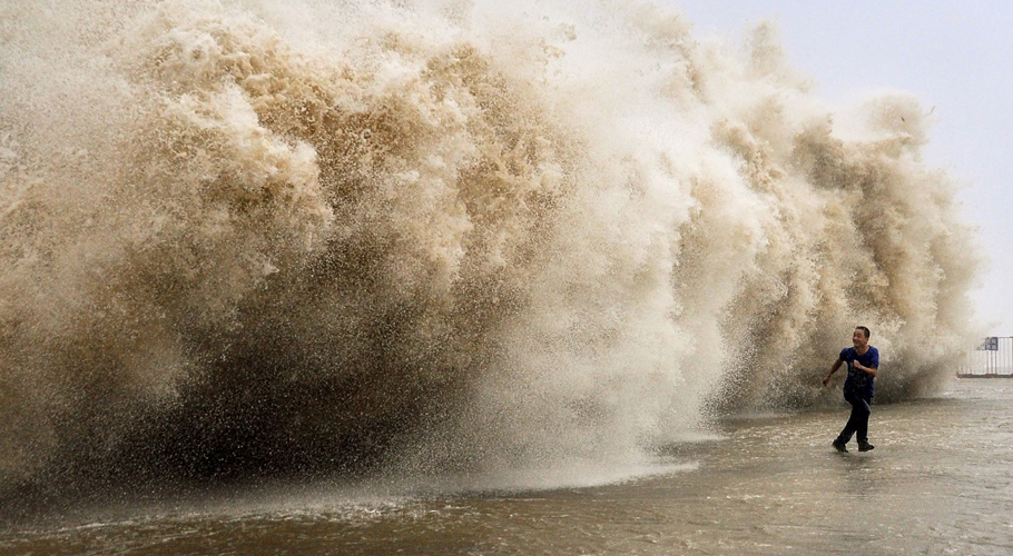 Arabian Sea Depression, at 440KM in south of Karachi