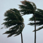 strong winds start blowing in karachi before the tropical cyclone