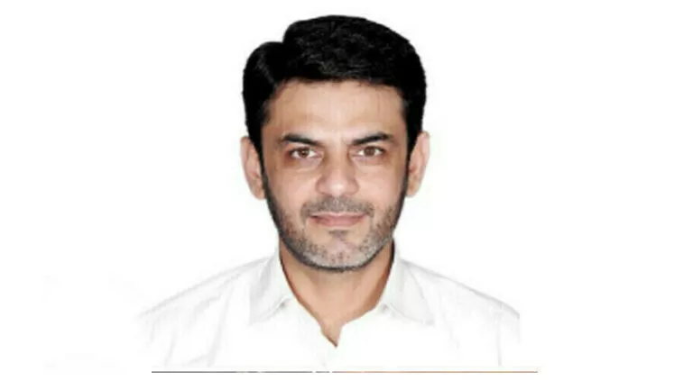 Pakistani national Asif Raza charged over plot to kill US official