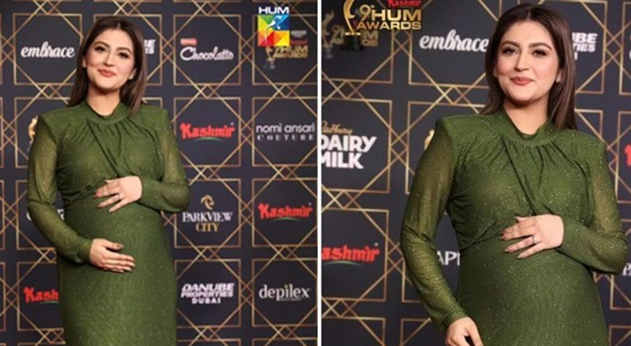 Hiba Bukhari flaunts her baby bump at Hum Awards