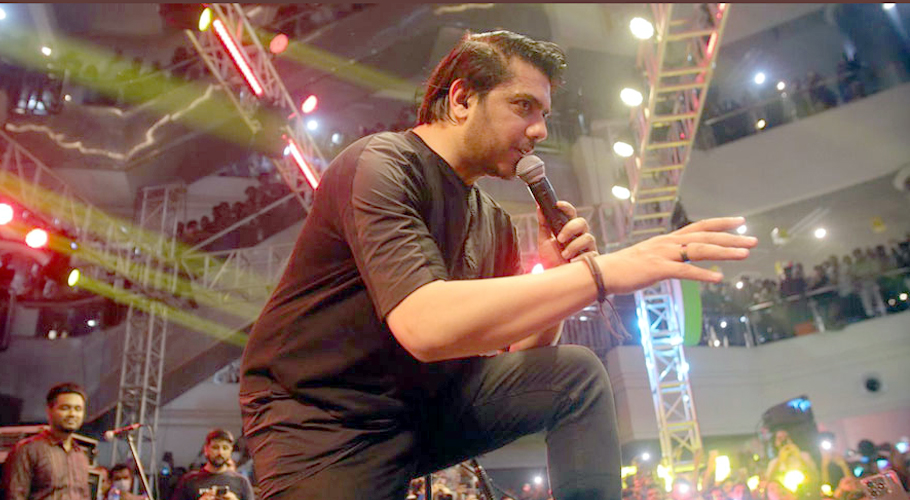 Pakistani band Jal returns to Dhaka after 12 years