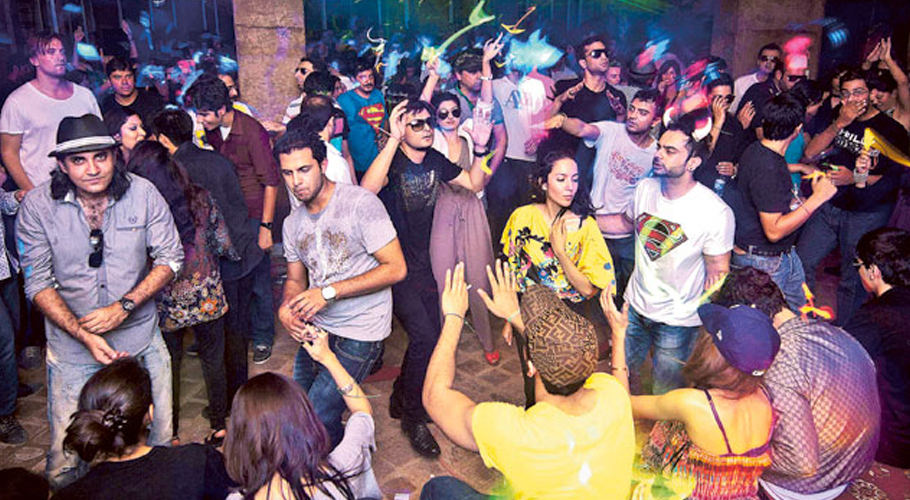 Three die after consuming alcohol at dance party in Islamabad