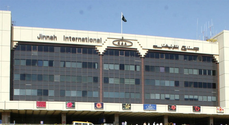 کراچی پہینچ گئے