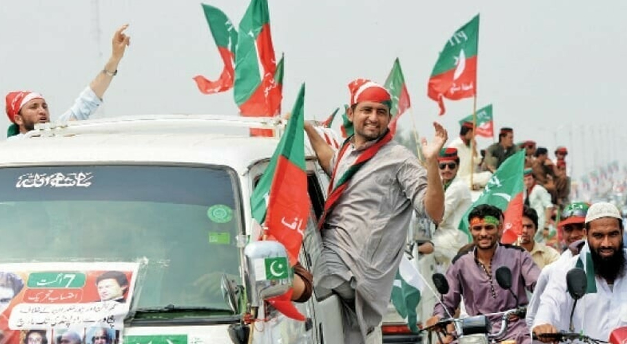 PTI convoys heading towards Islamabad