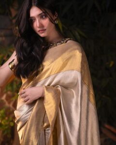 Durefishan Saleem's Stunning Photos in a Golden Saree Go Viral