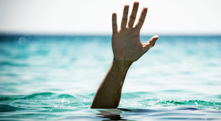 Six pass away as boat capsizes near Karachi’s Ibrahim Hyderi