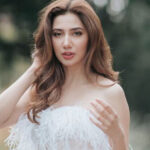 Mahira Khan honored in UK Parliament for her contribution to global cinema
