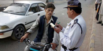 Here is how much driving without a license will cost you in Karachi