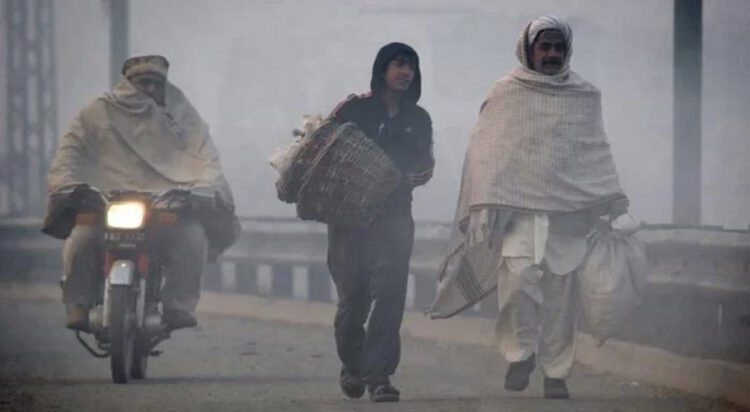 Cold Winds Continue in Karachi Today; Pleasant Weather, Fog in Punjab, Motorway Closed
