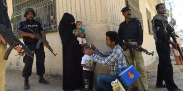 Polio team attacked in Karachi: Two workers and policeman injured