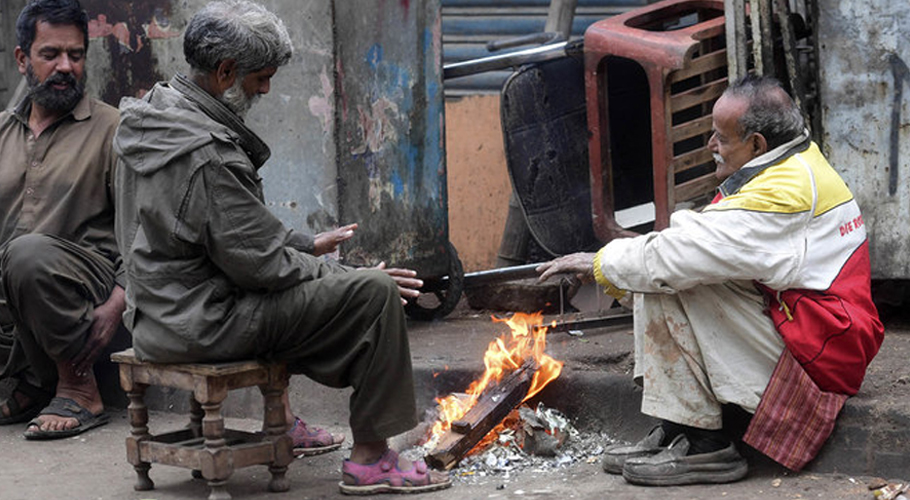 Cold Wave Sweeps Across Pakistan from Karachi to Khyber