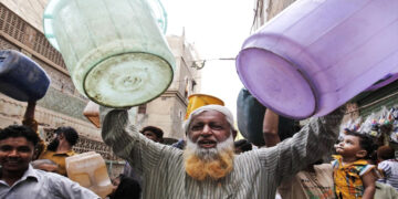Karachi faces severe water supply disruption as major lines under repair