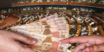 Govt Announces Bad News About Salaries and Pensions in Upcoming Budget