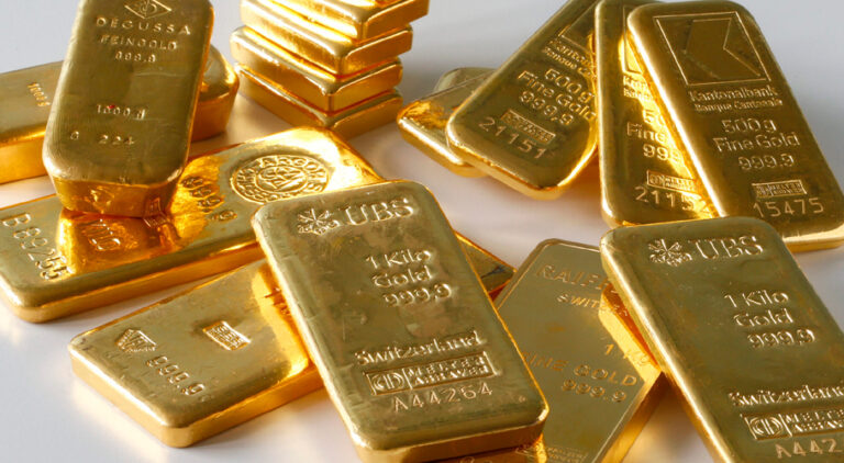 Gold price drops in Pakistan