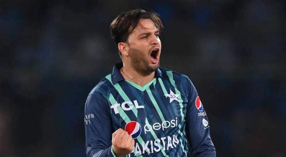 Cricketer Usman Qadir leaves Pakistan for cricket career in Australia