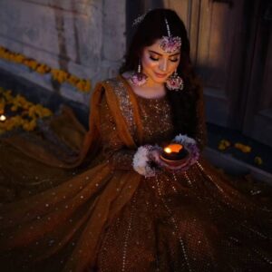 Neelam Muneer shines bright at Mayun
