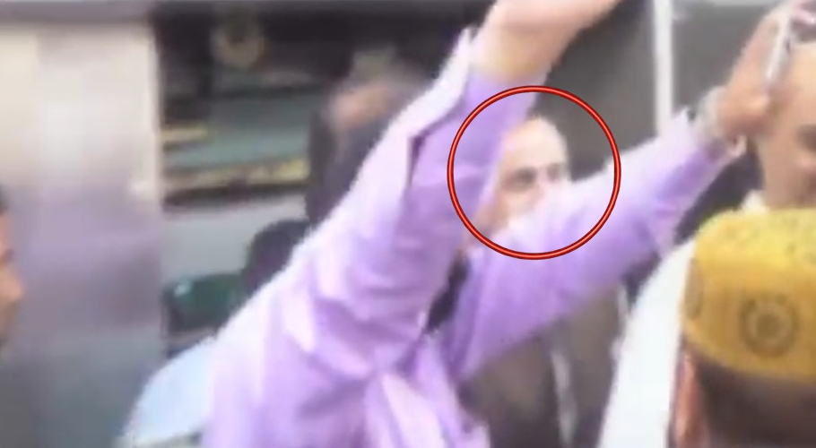 Karachi Mayor Murtaza Wahab stuck in hospital elevator