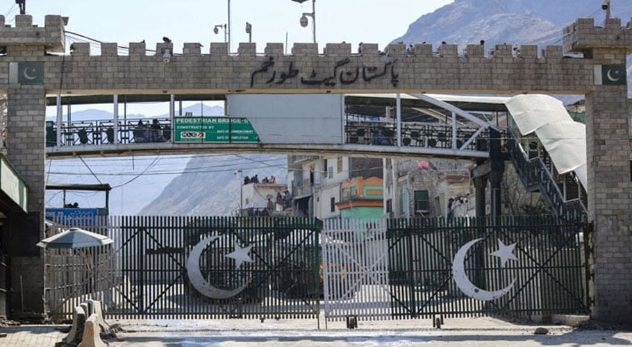 Pak-Afghan trade volume decreases by $1 billion due to border closure