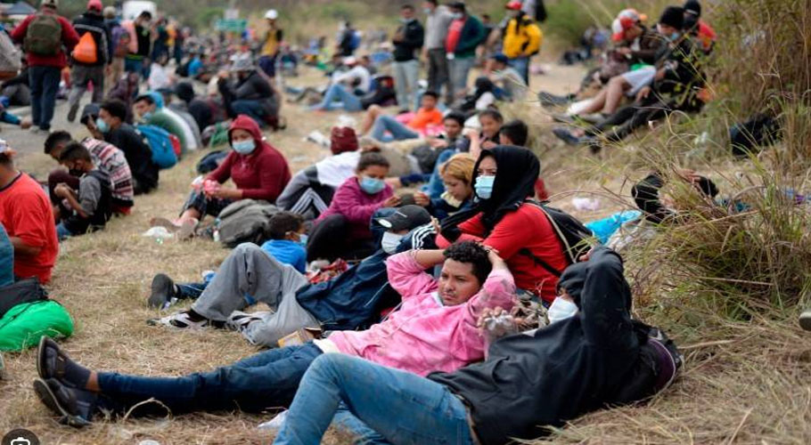 US orders over 500,000 immigrants to leave the country