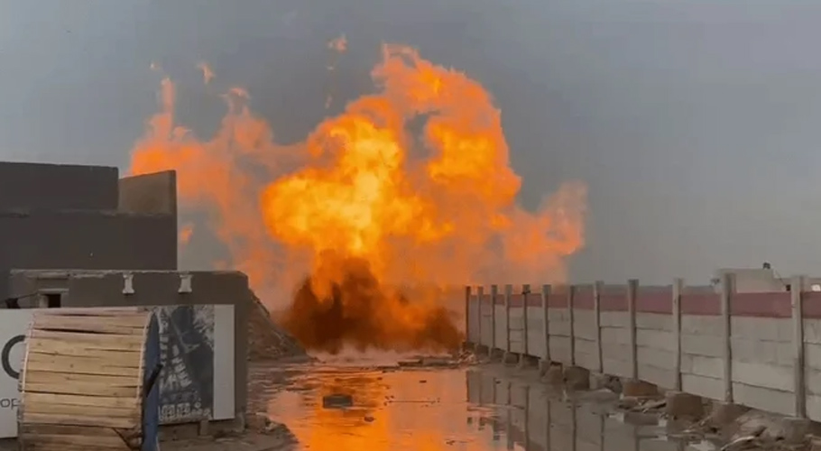 Mysterious Korangi fire still burning