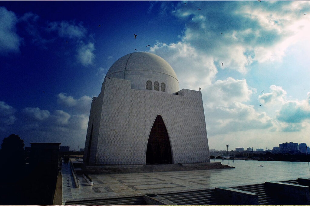 Bay of Bengal cyclone may impact coastal Sindh, Karachi