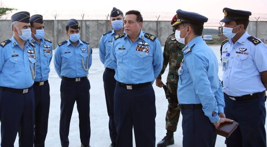What commands were issued by air chief to PAF amid dogfight with Indian jets?