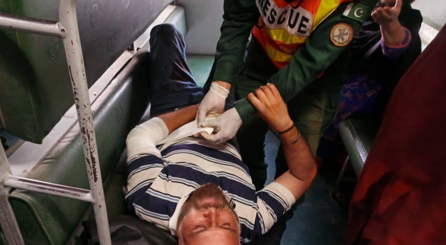 27 passengers injured as signal pole ladder hits trains near Khanewal railway station