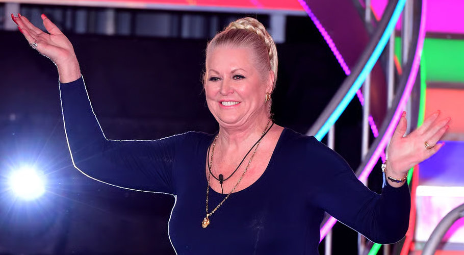 Kim Woodburn dies aged 83 after short illness