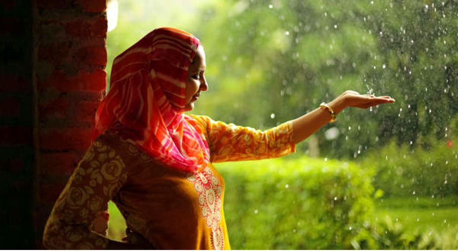 "Monsoon Breeze Brings Relief to Karachi This Weekend"