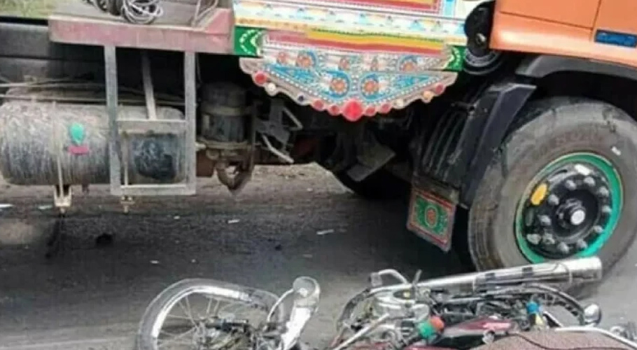 Dumper hits bike, motorcyclist killed; mob attacks Dumper Association head