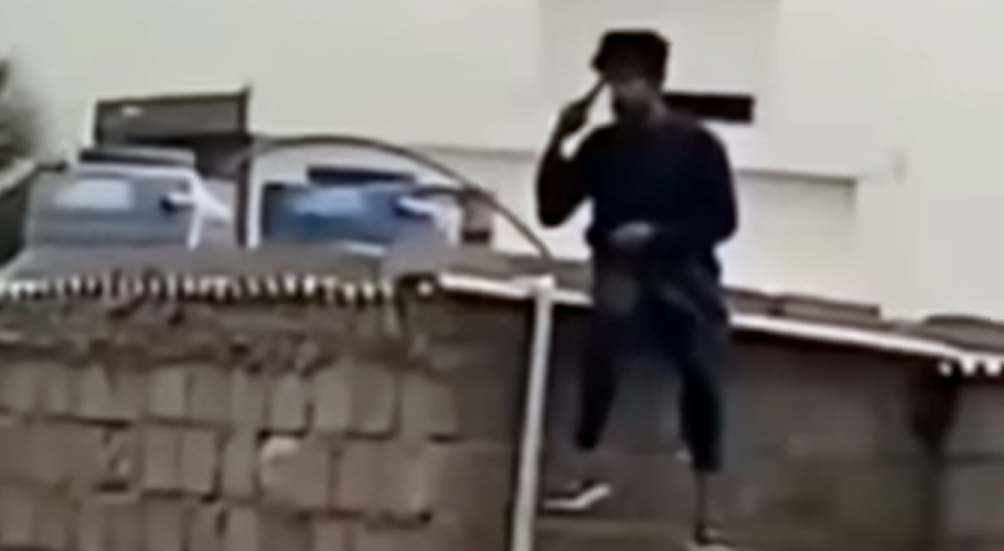 Dramatic Arrest in Karachi