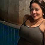Monalisa showed her hot style in a monokini by the pool, pictures went viral on the internet
