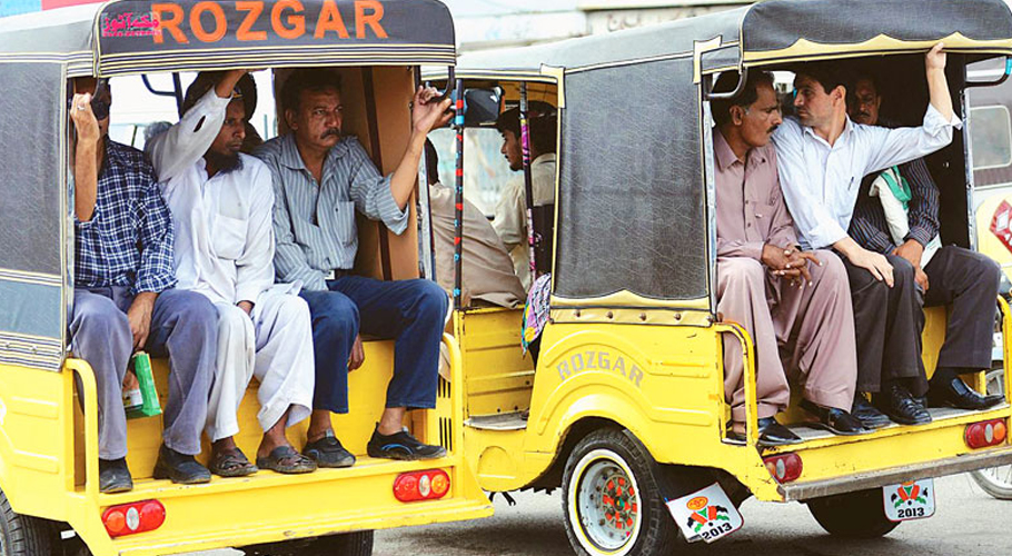 Sharjeel Memon defends ban on Qingqi rickshaws in Karachi